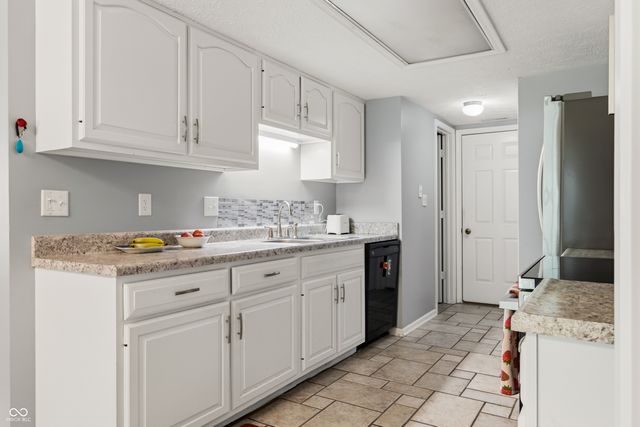 836 Chapel Pines Drive W, Indianapolis, IN 46234