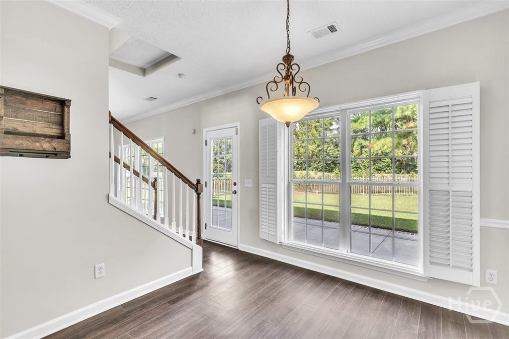 Image 10 of property listing at 185 Oak Ridge Circle, Richmond Hill, GA 31324