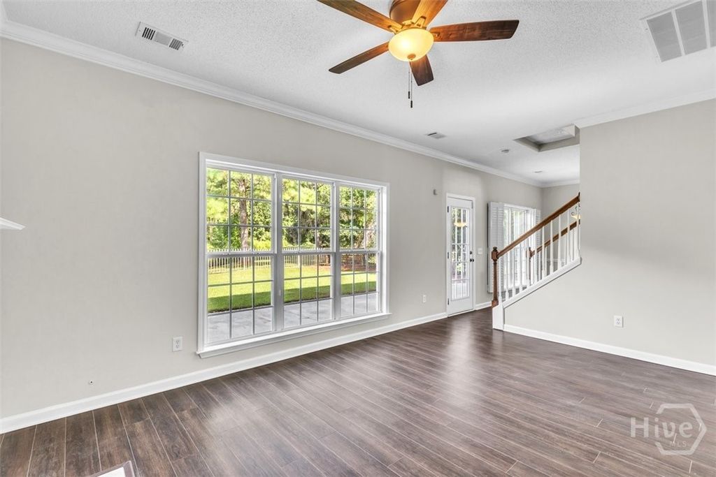 Image 14 of property listing at 185 Oak Ridge Circle, Richmond Hill, GA 31324