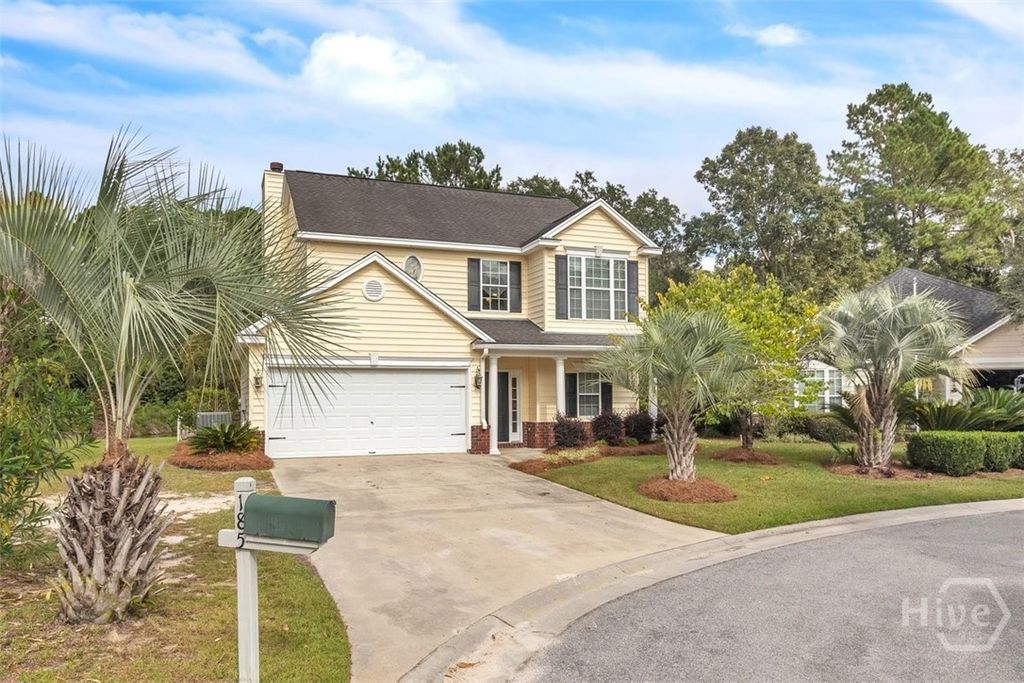 Image 2 of property listing at 185 Oak Ridge Circle, Richmond Hill, GA 31324
