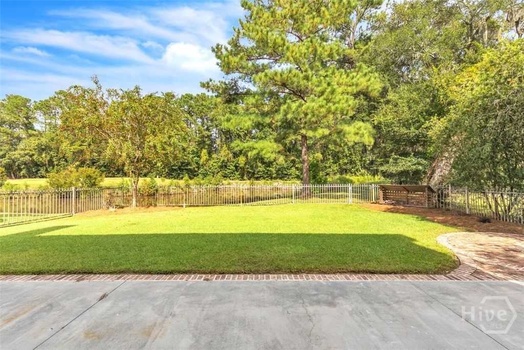 Image 30 of property listing at 185 Oak Ridge Circle, Richmond Hill, GA 31324