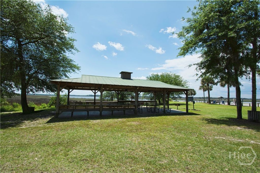 Image 41 of property listing at 185 Oak Ridge Circle, Richmond Hill, GA 31324