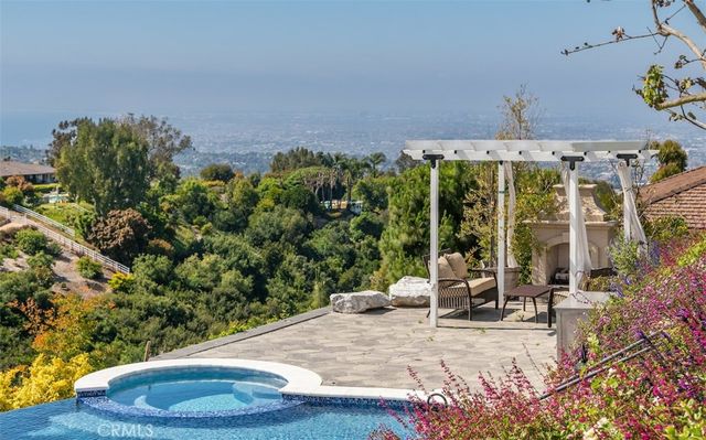 2 El Concho Lane, Rolling Hills, CA 90274