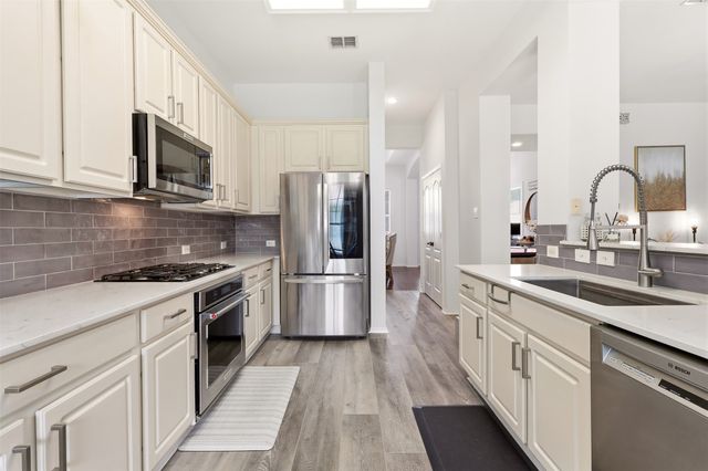 1744 Ivy Lane, Carrollton, TX 75007