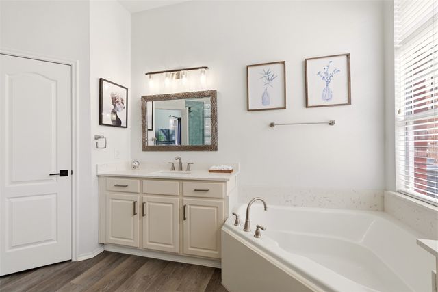 1744 Ivy Lane, Carrollton, TX 75007