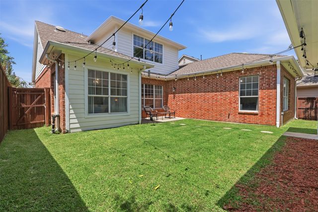 1744 Ivy Lane, Carrollton, TX 75007