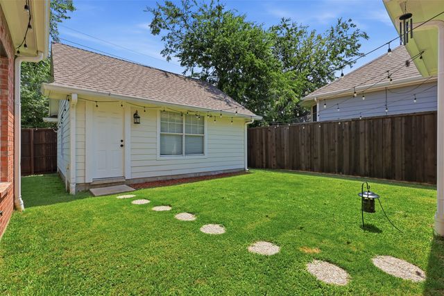 1744 Ivy Lane, Carrollton, TX 75007