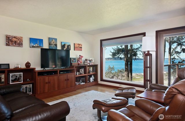 260 Rhodena Drive, Coupeville, WA 98239