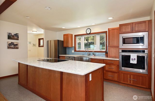 260 Rhodena Drive, Coupeville, WA 98239