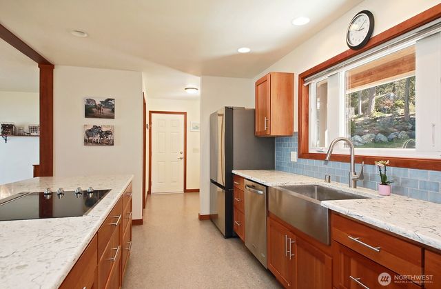 260 Rhodena Drive, Coupeville, WA 98239