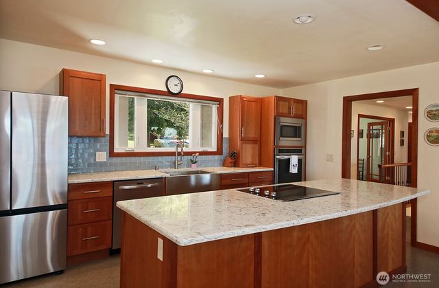 260 Rhodena Drive, Coupeville, WA 98239