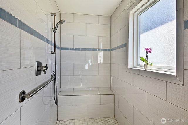 260 Rhodena Drive, Coupeville, WA 98239
