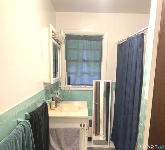 1 Gamma Avenue, Old Lyme, CT 06371