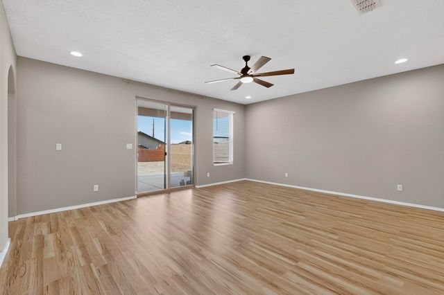 4712 Bienvenido A Casa, Santa Fe, NM 87507
