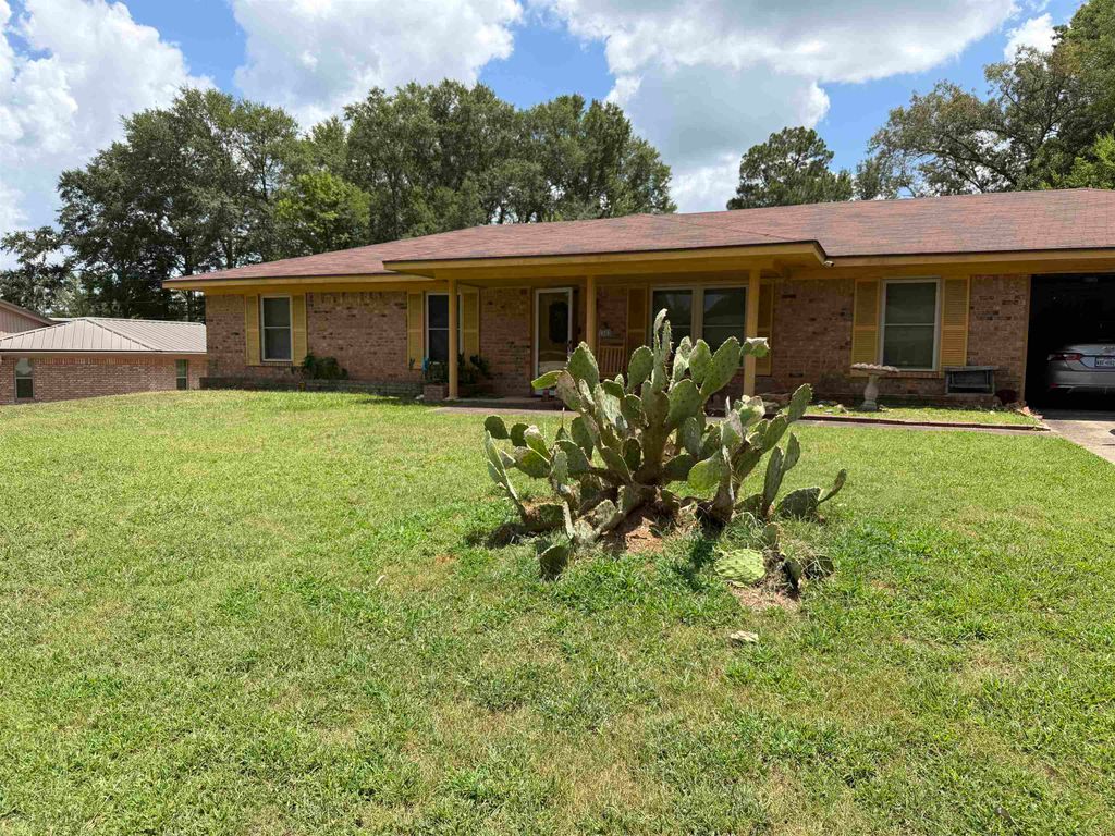 1503 Briarwood, Gilmer, TX 75644
