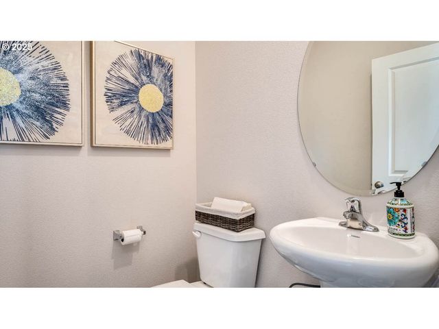 2343 30th Pl, Springfield, OR 97477