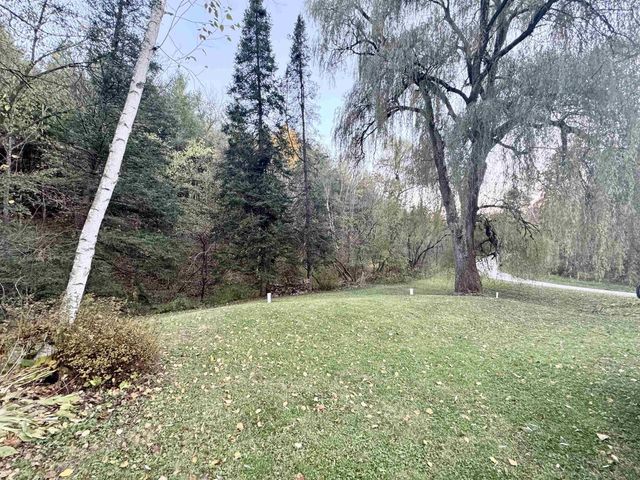 23561 Sandmire Hill Drive, Richland Center, WI 53581