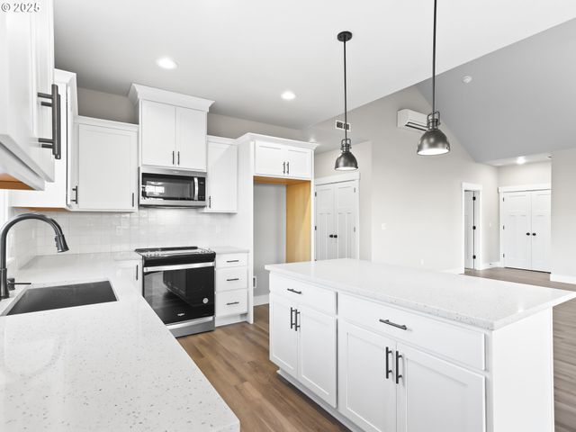 2239 E OTTER Loop 59, La Center, WA 98629