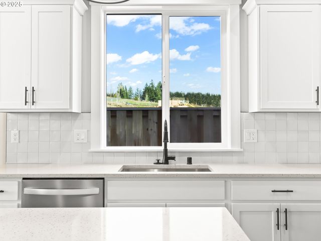 2239 E OTTER Loop 59, La Center, WA 98629