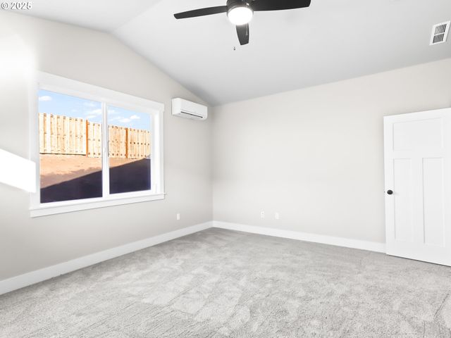 2239 E OTTER Loop 59, La Center, WA 98629