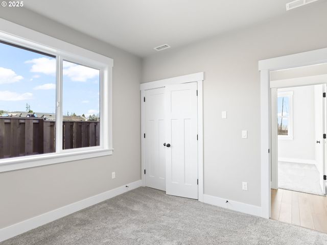 2239 E OTTER Loop 59, La Center, WA 98629