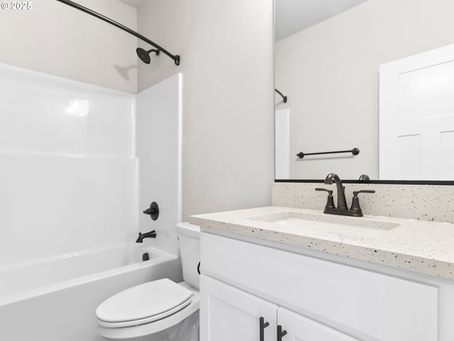 2239 E OTTER Loop 59, La Center, WA 98629