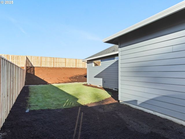 2239 E OTTER Loop 59, La Center, WA 98629