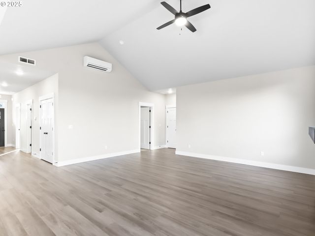 2239 E OTTER Loop 59, La Center, WA 98629