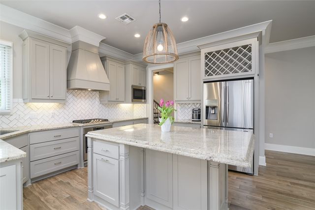 825 Galvez Avenue, Shreveport, LA 71115