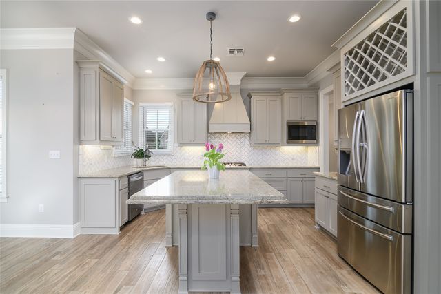 825 Galvez Avenue, Shreveport, LA 71115