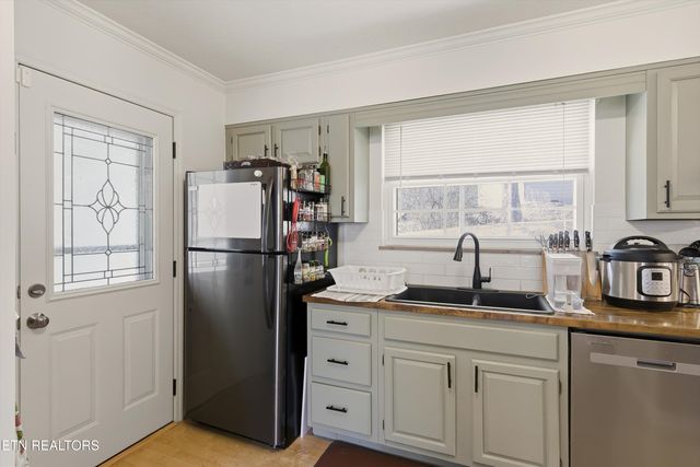 3421 Ironwood Rd, Knoxville, TN 37921