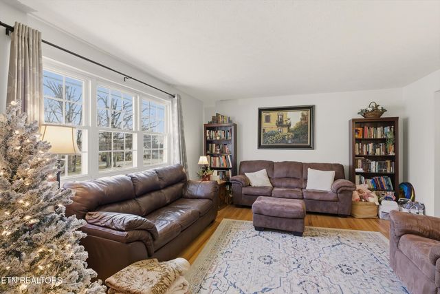 3421 Ironwood Rd, Knoxville, TN 37921