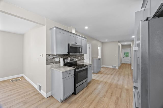 9 Highland Street, Boylston, MA 01505