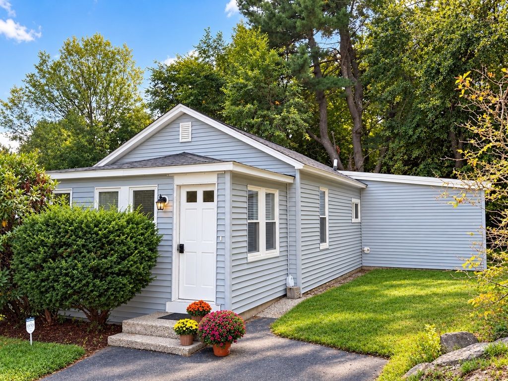 9 Highland Street, Boylston, MA 01505