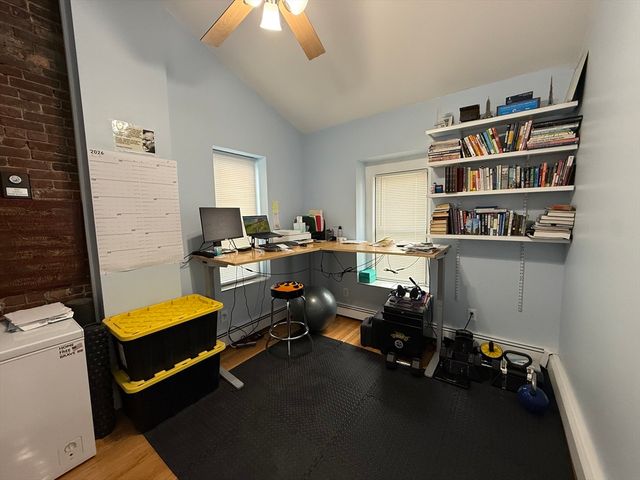 28 Maverick 3, Boston, MA 02128