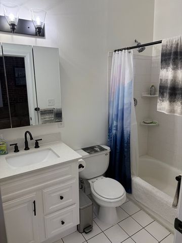 28 Maverick 3, Boston, MA 02128