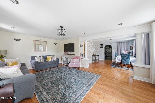 64 East Street, Schaghticoke, NY 12154