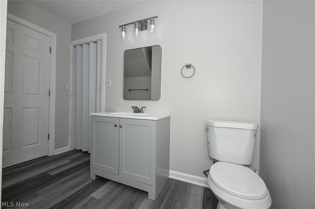 2255 Lake Road, Akron, OH 44312