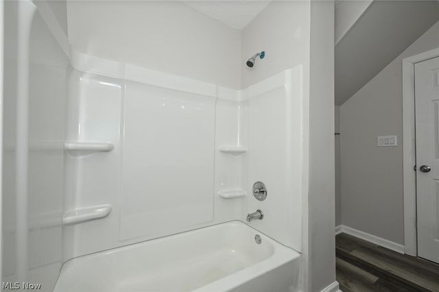 2255 Lake Road, Akron, OH 44312