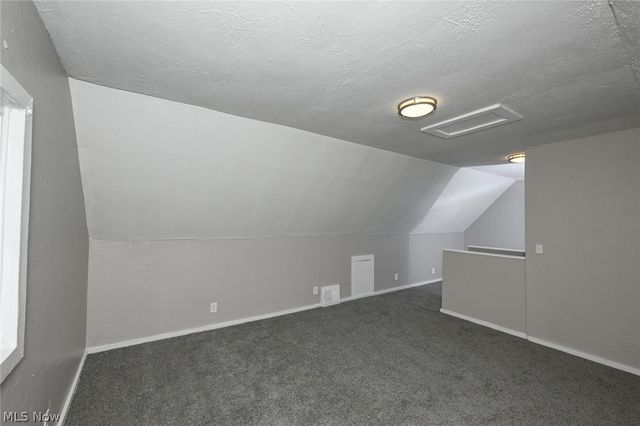 2255 Lake Road, Akron, OH 44312