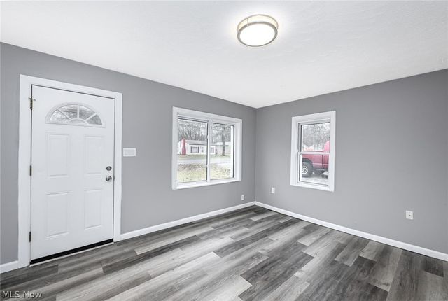 2255 Lake Road, Akron, OH 44312