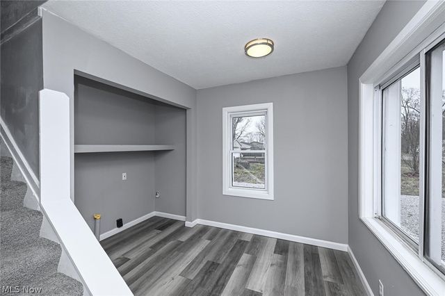 2255 Lake Road, Akron, OH 44312