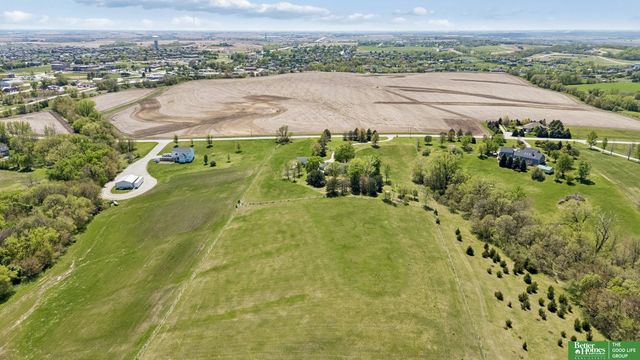 21900 W Angus Road, Gretna, NE 68028