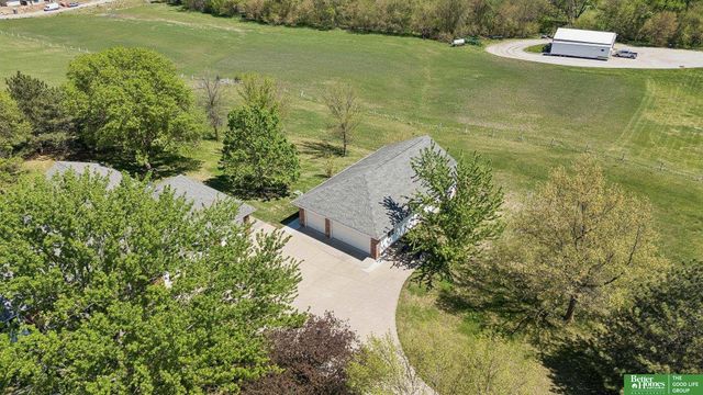 21900 W Angus Road, Gretna, NE 68028