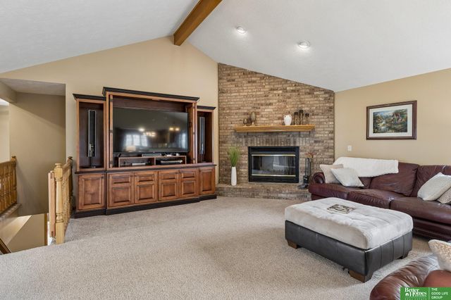 21900 W Angus Road, Gretna, NE 68028