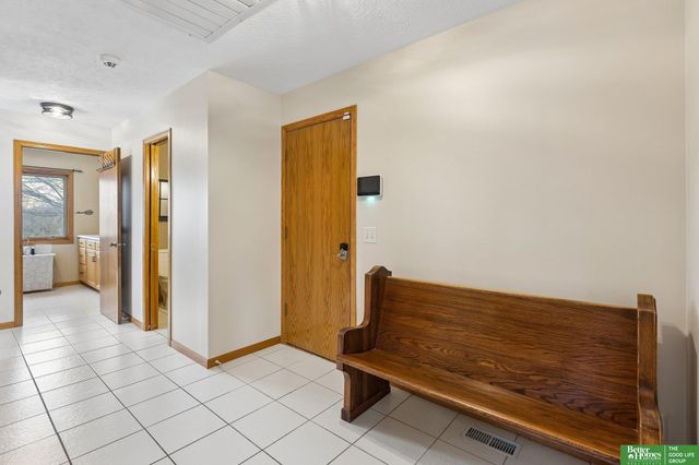21900 W Angus Road, Gretna, NE 68028