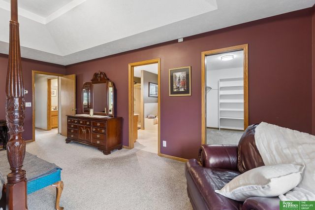 21900 W Angus Road, Gretna, NE 68028