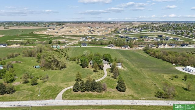 21900 W Angus Road, Gretna, NE 68028