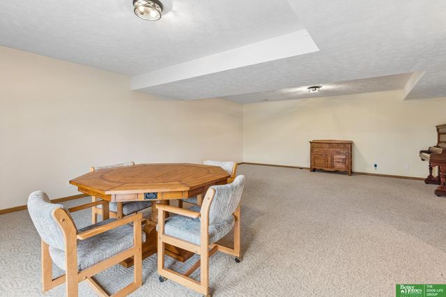 21900 W Angus Road, Gretna, NE 68028