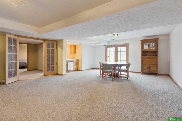 21900 W Angus Road, Gretna, NE 68028
